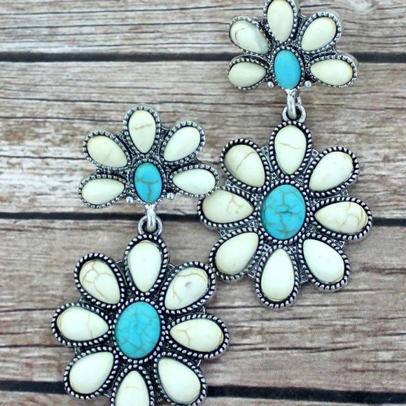 ANGELINA WHITE AND TURQUOISE BEADED EARRINGS